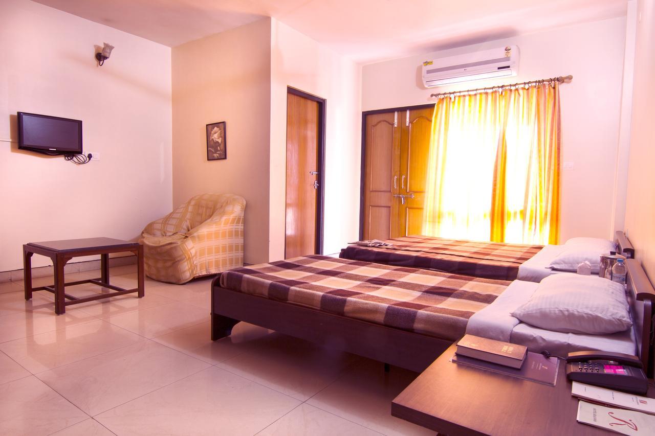Hotel Rajawas Dibrugarh Екстер'єр фото
