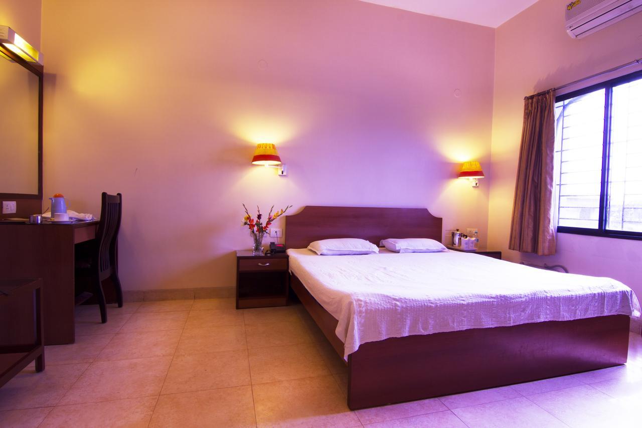 Hotel Rajawas Dibrugarh Екстер'єр фото
