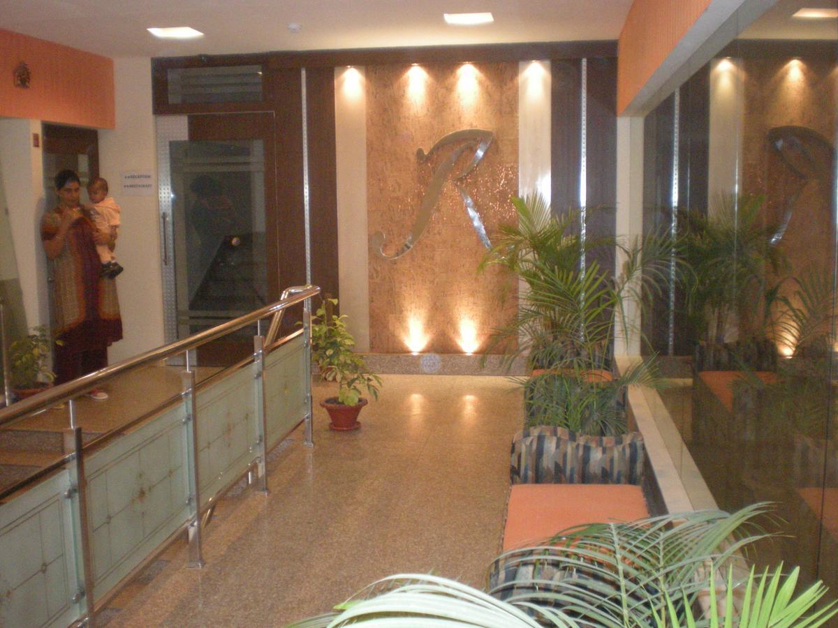 Hotel Rajawas Dibrugarh Екстер'єр фото